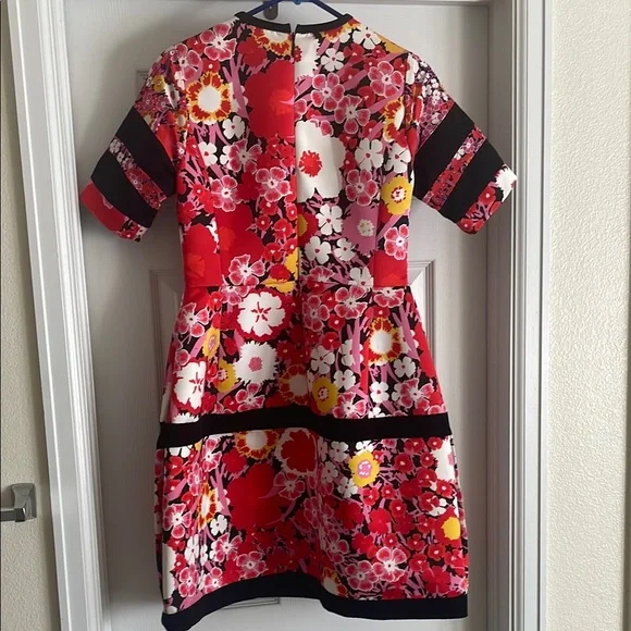 Victoria Beckham Red-multi floral A-line Dress Short Sleeve Crew Neck - Picture 3 of 4